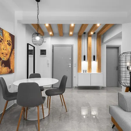 Wood N White, Nilie Hospitality Mgmt * Салоники