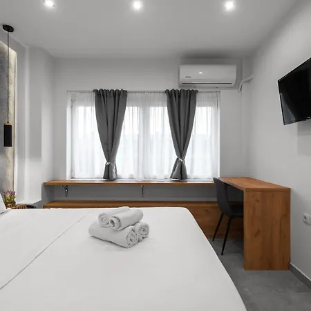 Wood N White, Nilie Hospitality Mgmt 테살로니키