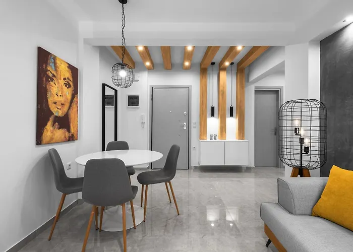 Wood N White, Nilie Hospitality Mgmt * Soluň