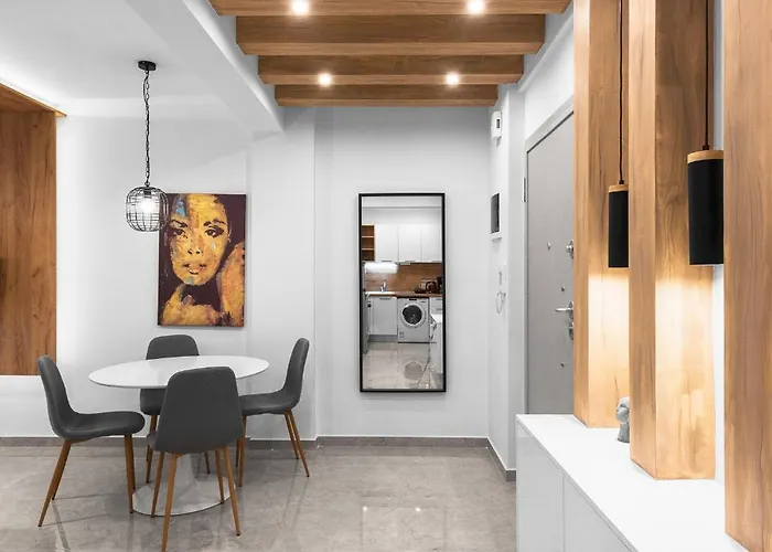 Wood N White, Nilie Hospitality Mgmt Apartamento