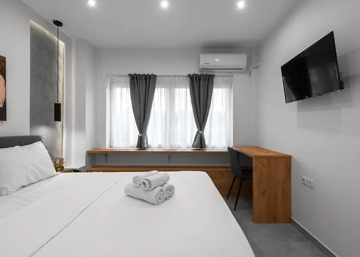Wood N White, Nilie Hospitality Mgmt テッサロニキ